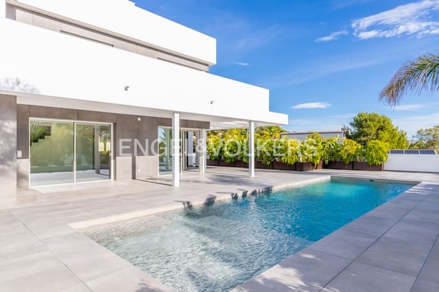 3 soverom Villa til salgs i Moraira, Teulada-Moraira med svømmebasseng garasje - € 2 400 000 (Ref: 8774827)