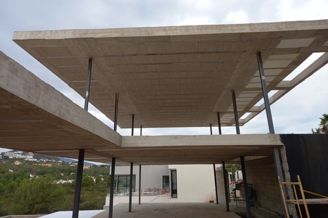 4 Zimmer Villa zu verkaufen in Calpe / Calp mit Pool Garage - 1.595.000 € (Ref: 8777585)