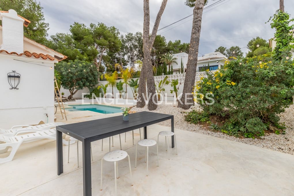 3 slaapkamer Villa te koop in Moraira met zwembad garage - € 963.000 (Ref: 8803867)