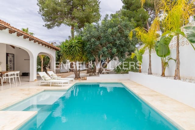 3 soverom Villa til salgs i Moraira, Teulada-Moraira med svømmebasseng garasje - € 963 000 (Ref: 8803867)