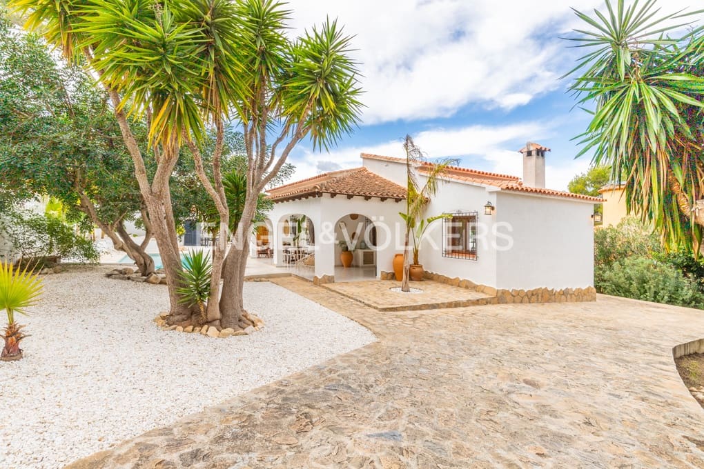 3 slaapkamer Villa te koop in Moraira met zwembad garage - € 963.000 (Ref: 8803867)