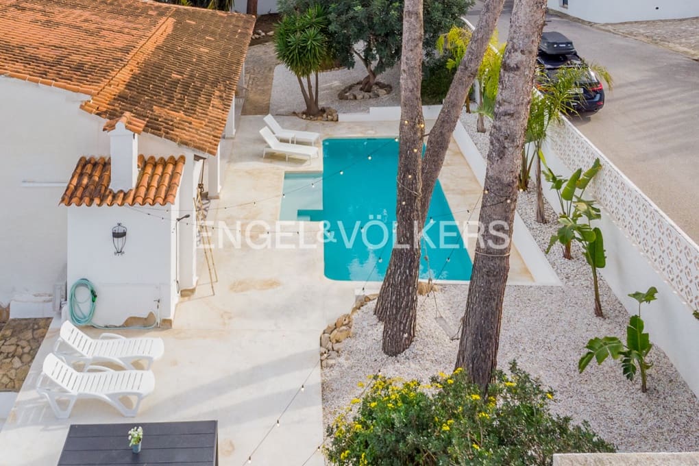 3 slaapkamer Villa te koop in Moraira met zwembad garage - € 963.000 (Ref: 8803867)