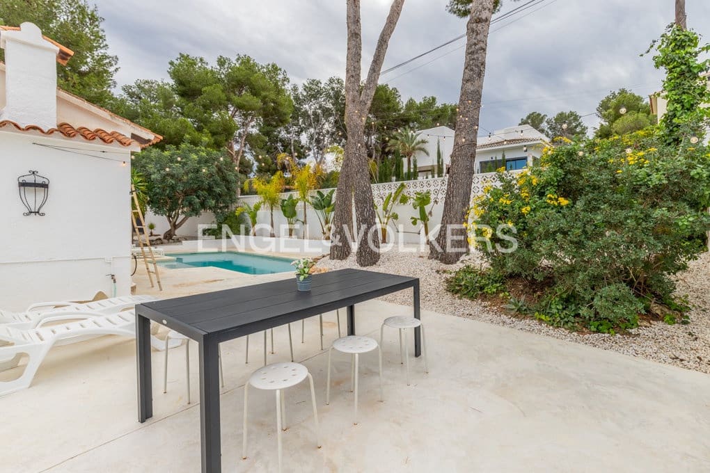 3 bedroom Villa for sale in Moraira with pool garage - € 875,000 (Ref: 8803867)
