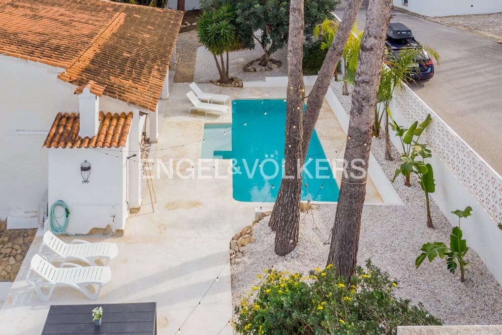 3 bedroom Villa for sale in Moraira with pool garage - € 875,000 (Ref: 8803867)
