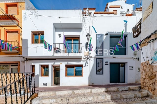 3 soverom Hus til salgs i Moraira, Teulada-Moraira - € 600 000 (Ref: 8838037)