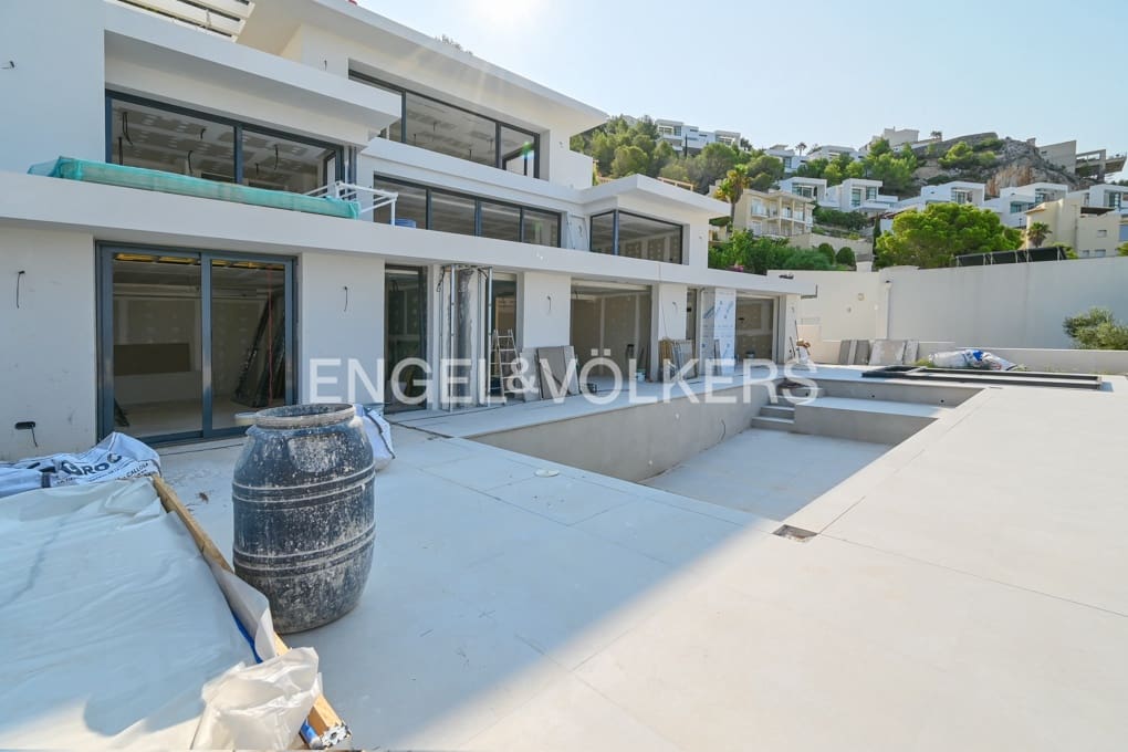 4 bedroom Villa for sale in Altea with pool garage - € 2,690,000 (Ref: 8839882)