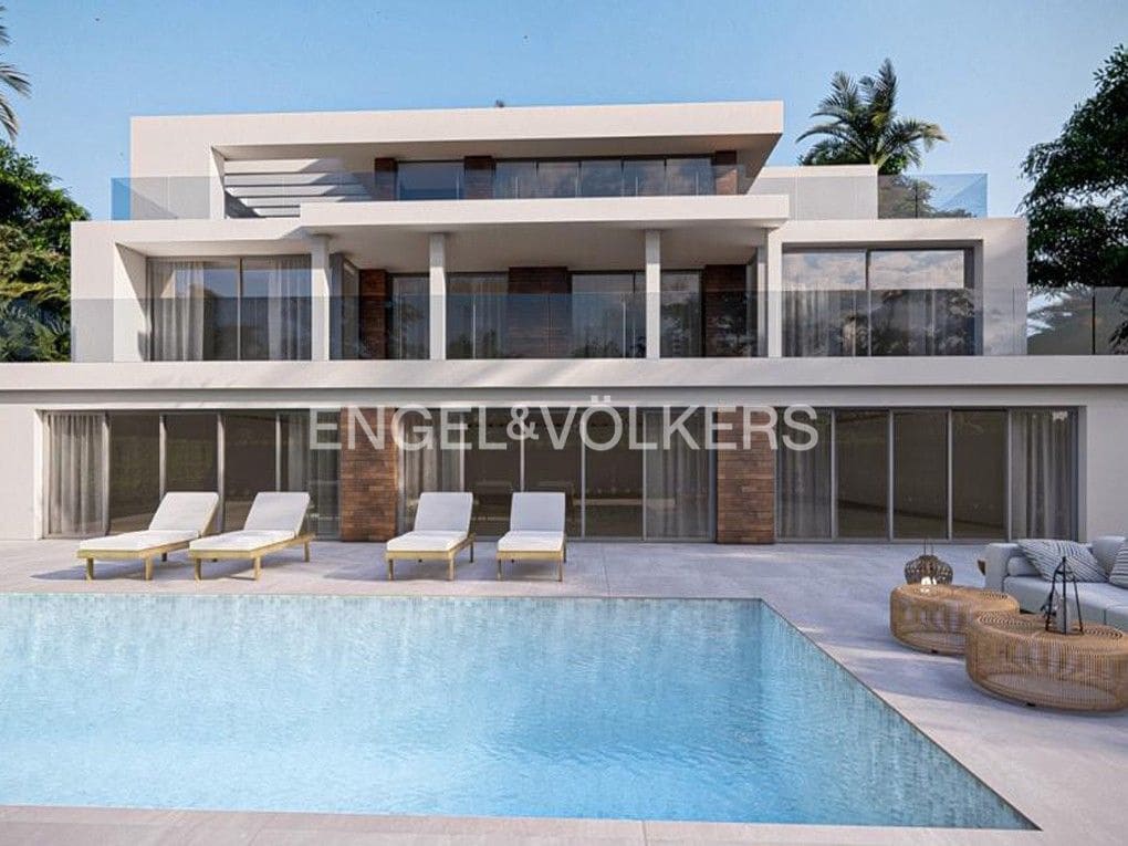 4 bedroom Villa for sale in Altea with pool garage - € 2,690,000 (Ref: 8839882)