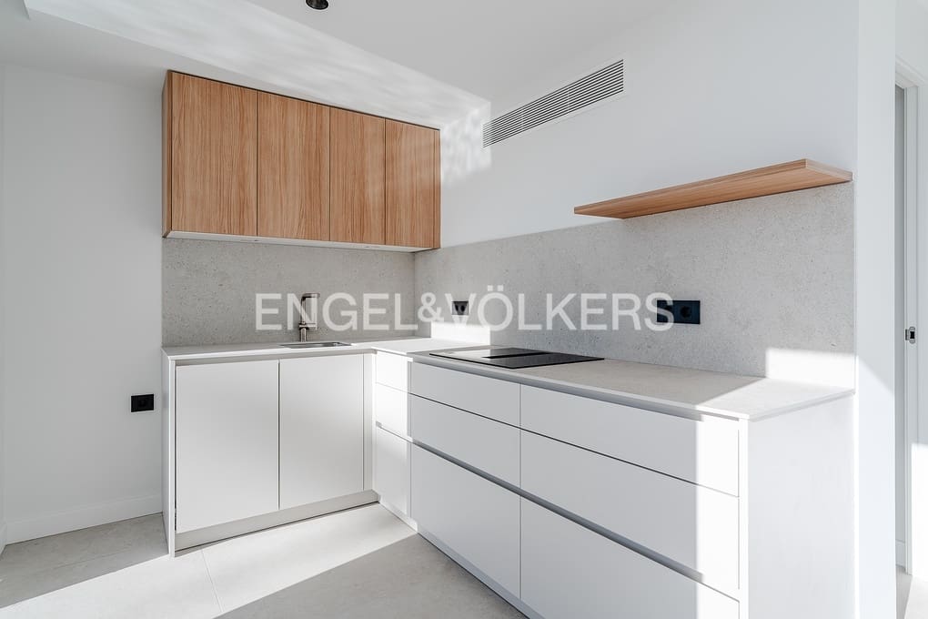 4 bedroom Villa for sale in Altea with pool garage - € 2,690,000 (Ref: 8839882)