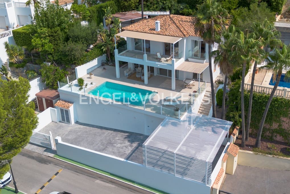 Chalet de 3 habitaciones en Altea en venta con piscina garaje - 1.650.000 € (Ref: 8840151)