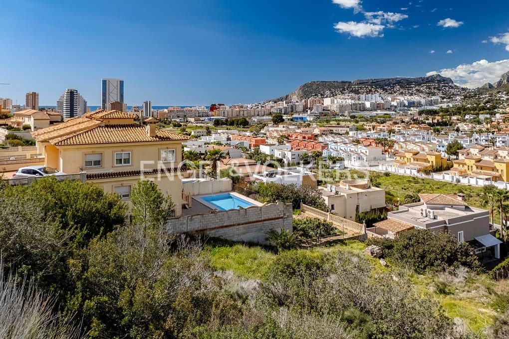 Grunde uden byggetilladelser til salg i Calpe / Calp - € 285.000 (Ref: 8917165)