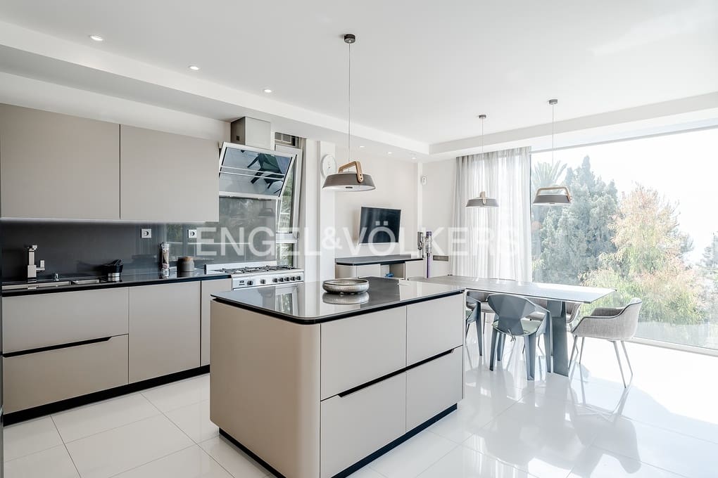 5 sovrum Villa till salu i Calpe / Calp med pool garage - 1 980 000 € (Ref: 8947558)