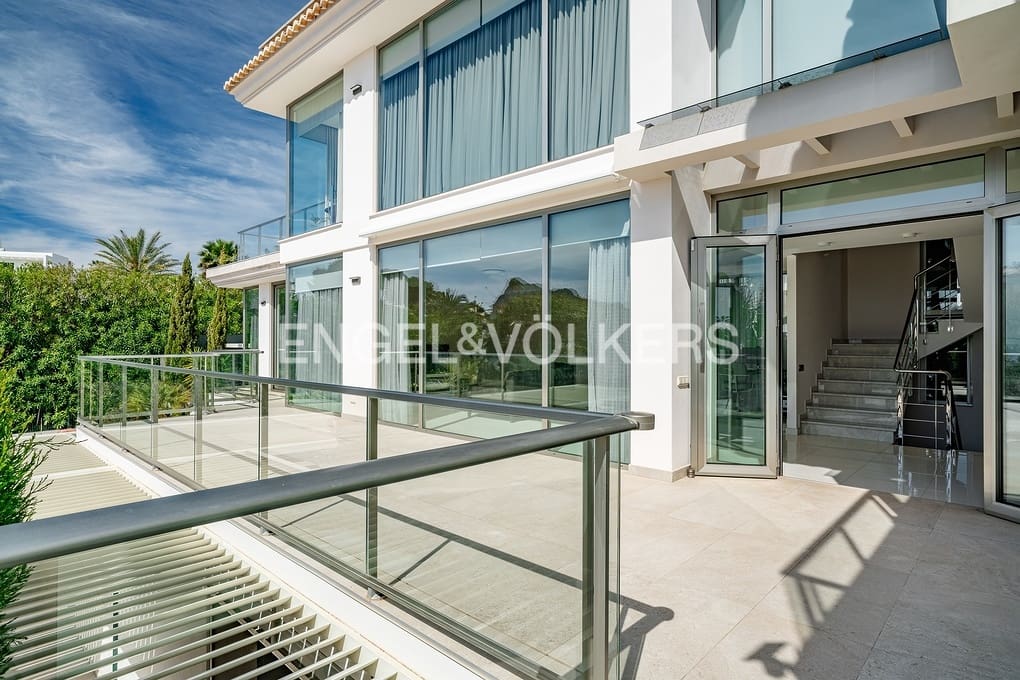 5 sovrum Villa till salu i Calpe / Calp med pool garage - 1 980 000 € (Ref: 8947558)