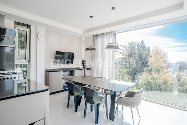 5 bedroom Villa for sale in Pueblo, Calpe / Calp with pool garage - € 1,980,000 (Ref: 8947558)