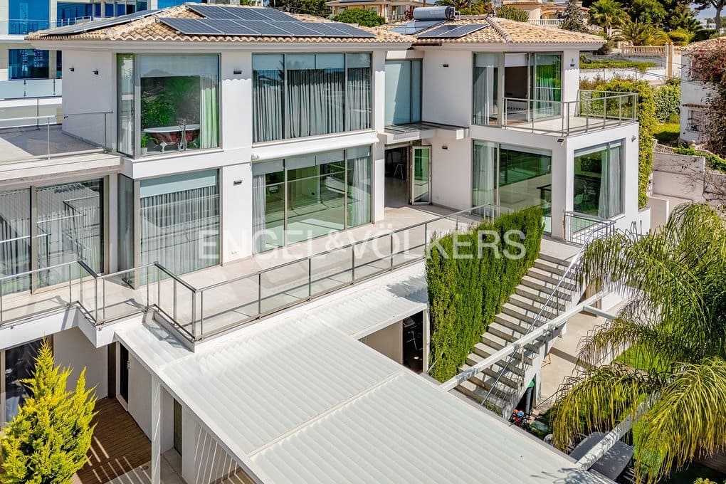 5 soverom Villa til salgs i Calpe / Calp med svømmebasseng garasje - € 1 980 000 (Ref: 8947558)