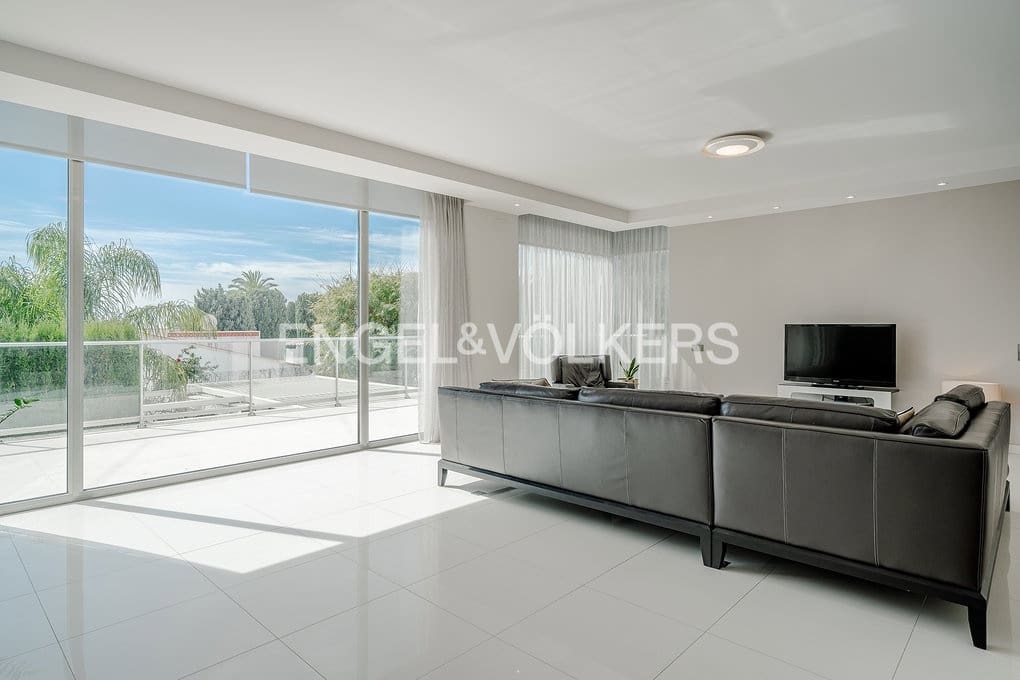 5 soverom Villa til salgs i Calpe / Calp med svømmebasseng garasje - € 1 980 000 (Ref: 8947558)