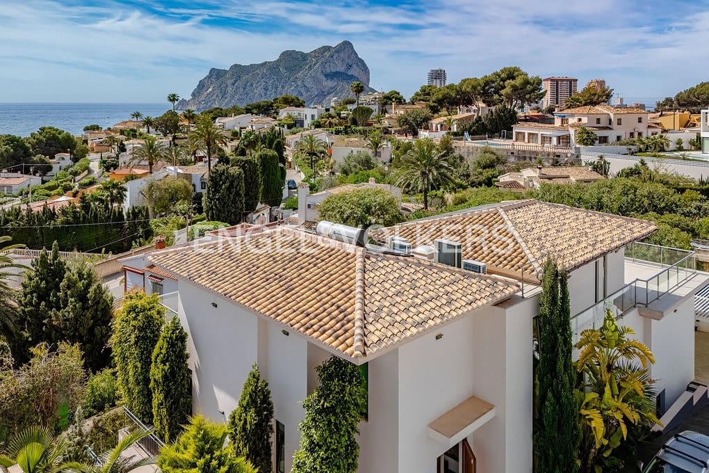 5 soverom Villa til salgs i Calpe / Calp med svømmebasseng garasje - € 1 980 000 (Ref: 8947558)