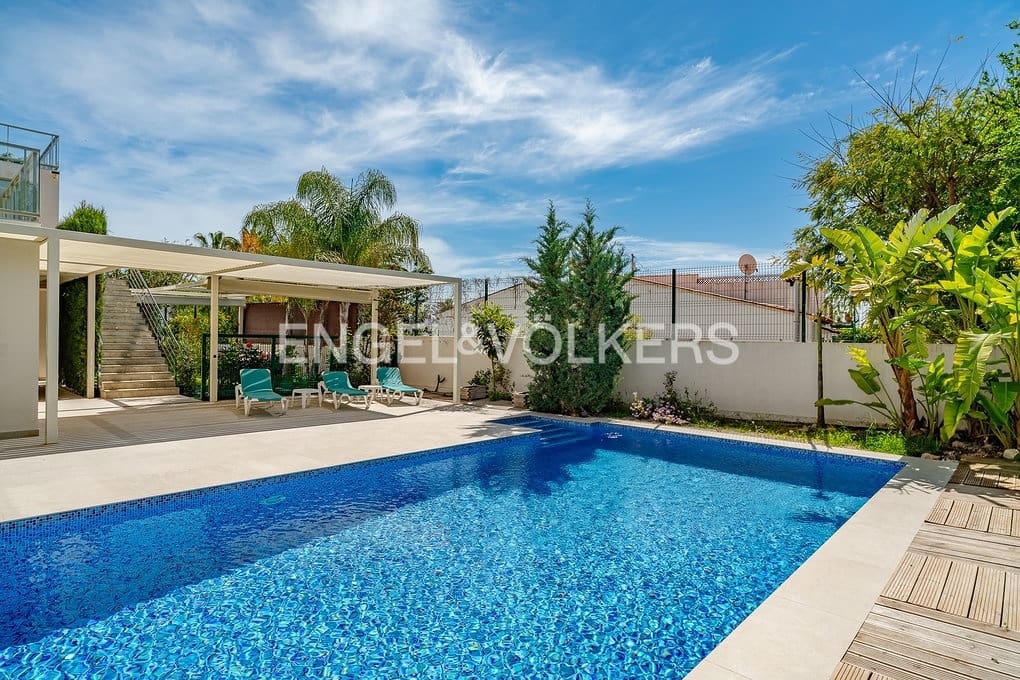 5 soverom Villa til salgs i Calpe / Calp med svømmebasseng garasje - € 1 980 000 (Ref: 8947558)