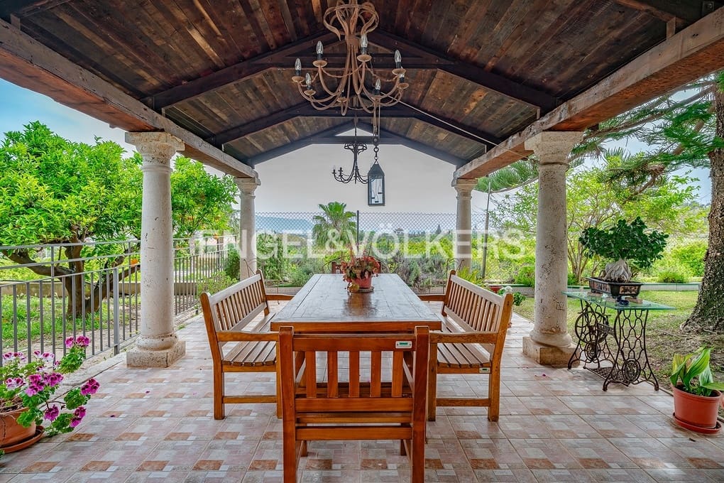 5 sovrum Villa till salu i Altea med pool garage - 1 990 000 € (Ref: 8981255)