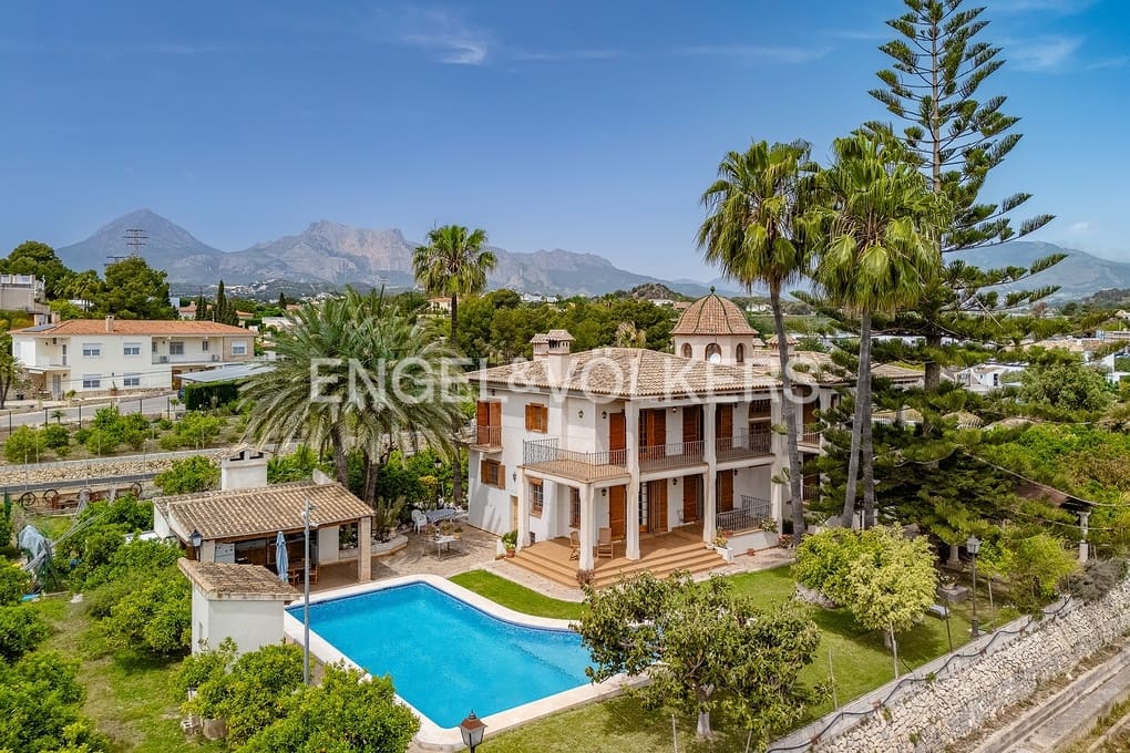 5 sovrum Villa till salu i Altea med pool garage - 1 990 000 € (Ref: 8981255)
