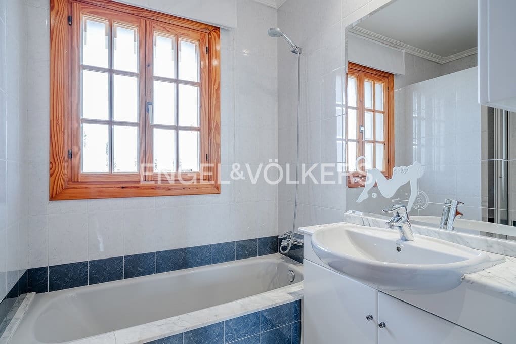 5 sypialnia Willa na sprzedaż w Altea z basenem garażem - 1 990 000 € (Ref: 8981255)