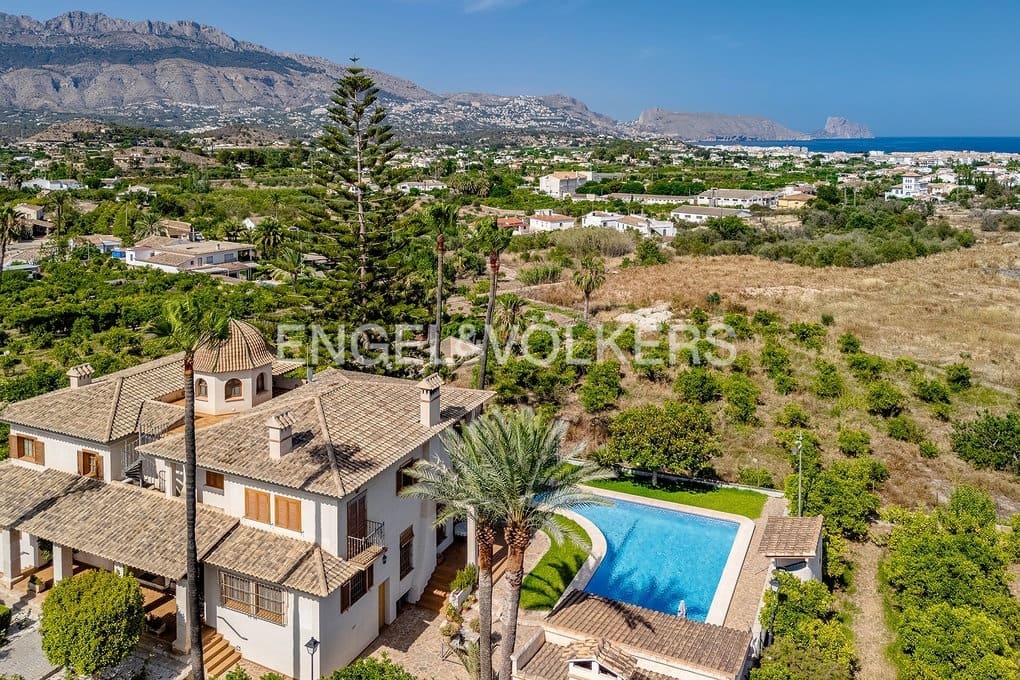 5 sypialnia Willa na sprzedaż w Altea z basenem garażem - 1 990 000 € (Ref: 8981255)