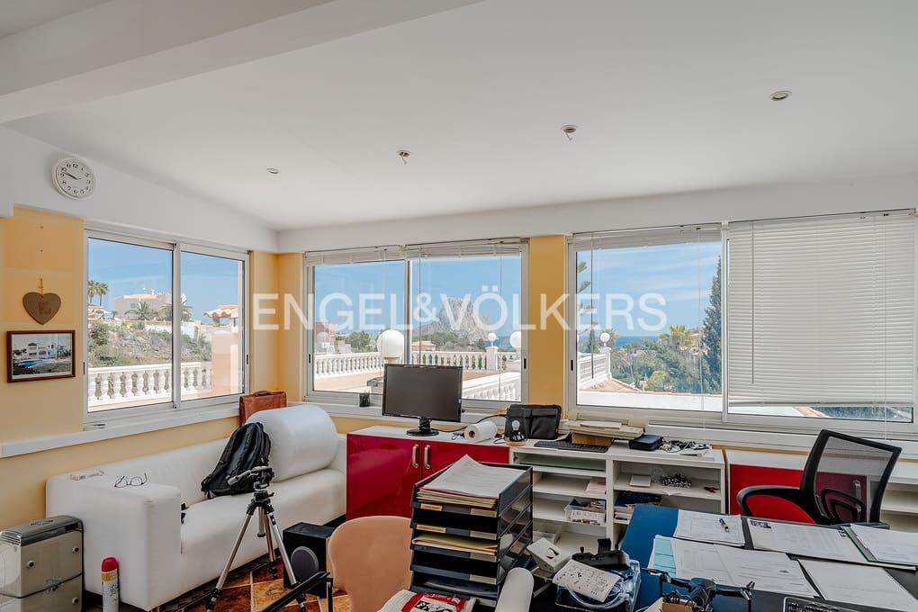 5 makuuhuone Huvila myytävänä paikassa Calpe / Calp mukana uima-altaan 
autotalli - 895 000 € (Ref: 9030543)