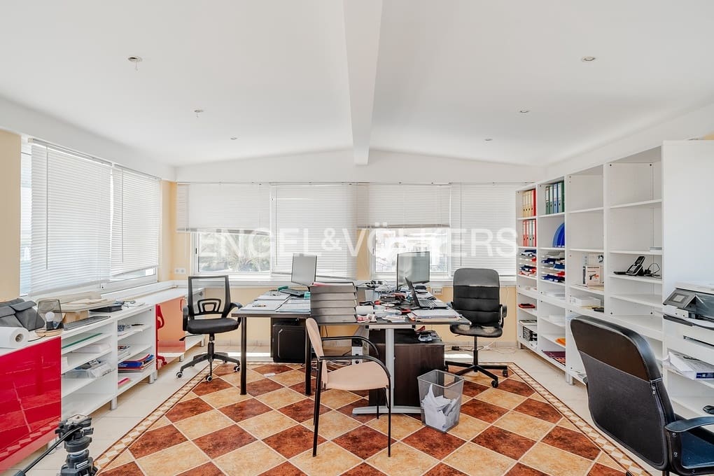 5 makuuhuone Huvila myytävänä paikassa Calpe / Calp mukana uima-altaan 
autotalli - 895 000 € (Ref: 9030543)