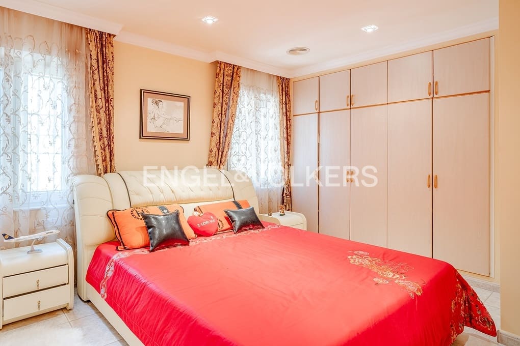 5 makuuhuone Huvila myytävänä paikassa Calpe / Calp mukana uima-altaan 
autotalli - 895 000 € (Ref: 9030543)