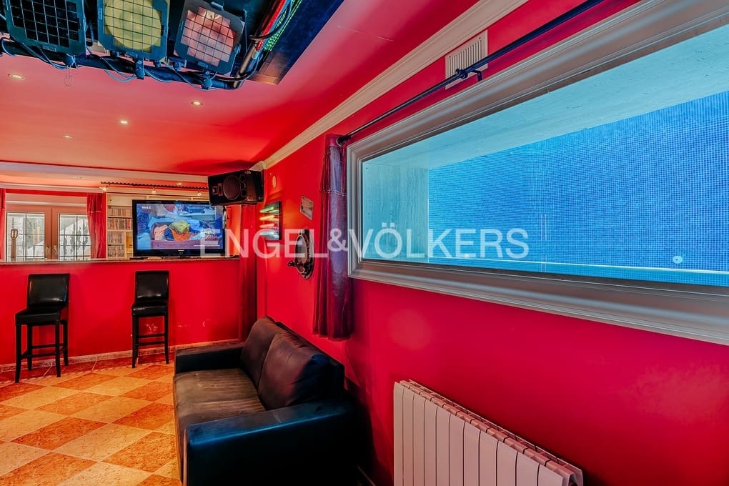 5 makuuhuone Huvila myytävänä paikassa Calpe / Calp mukana uima-altaan 
autotalli - 895 000 € (Ref: 9030543)