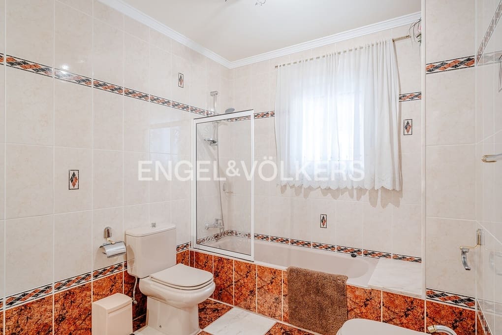 5 makuuhuone Huvila myytävänä paikassa Calpe / Calp mukana uima-altaan 
autotalli - 895 000 € (Ref: 9030543)