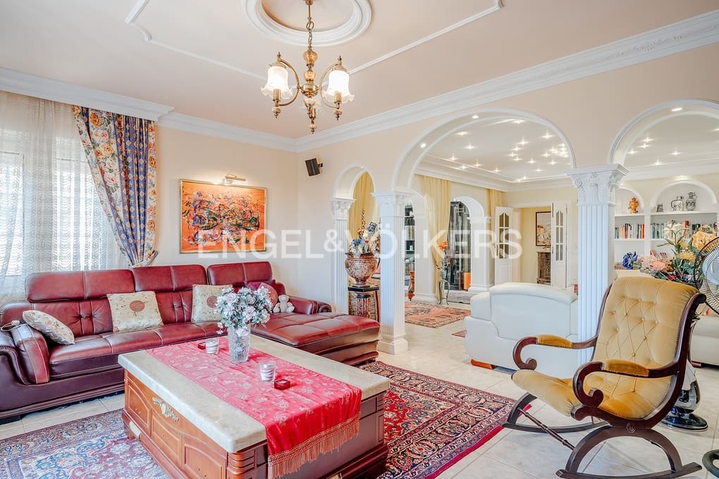 5 makuuhuone Huvila myytävänä paikassa Calpe / Calp mukana uima-altaan 
autotalli - 895 000 € (Ref: 9030543)