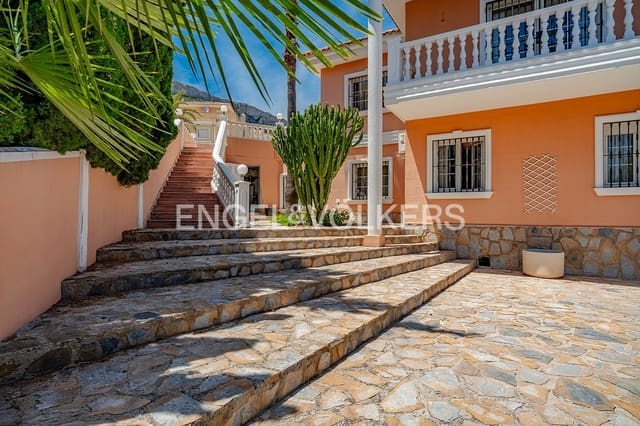 5 quarto Moradia para venda em Calpe / Calp com piscina garagem - 895 000 € (Ref: 9030543)