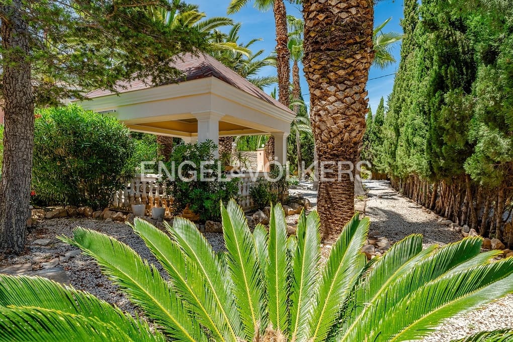 5 makuuhuone Huvila myytävänä paikassa Calpe / Calp mukana uima-altaan 
autotalli - 895 000 € (Ref: 9030543)