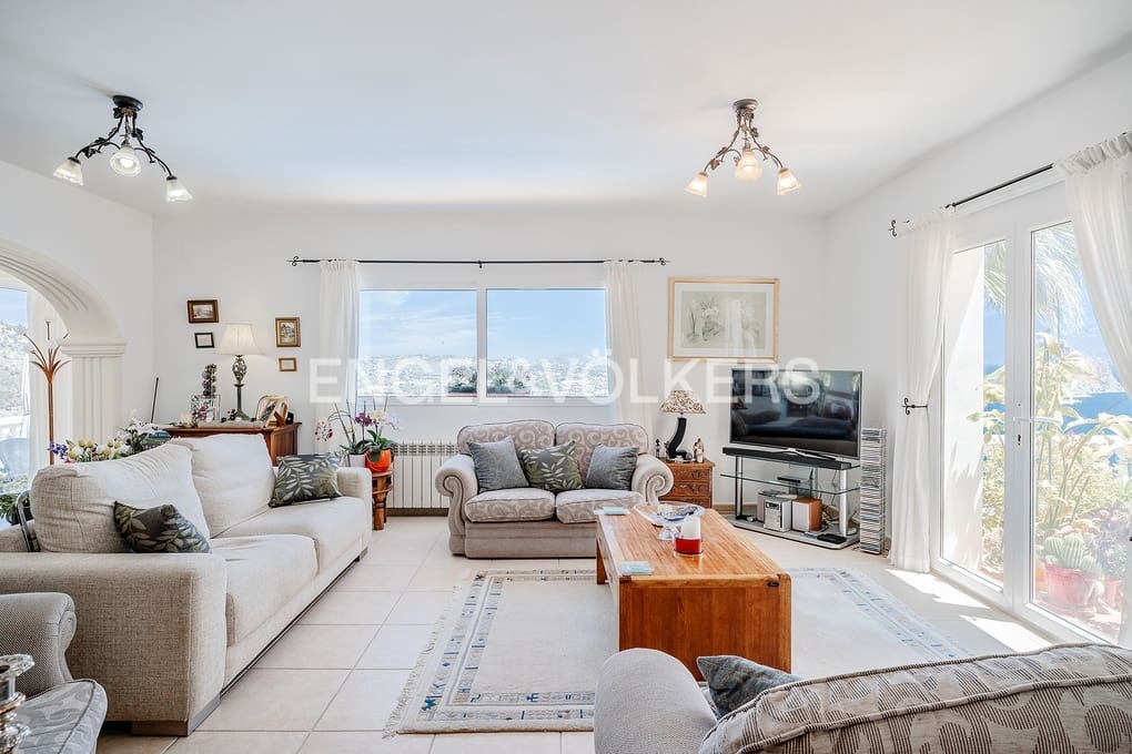 3 soveværelse Villa til salg i Calpe / Calp med swimmingpool garage - € 699.900 (Ref: 9031163)