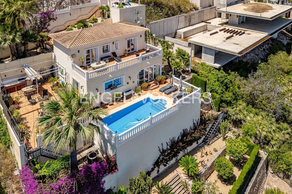 3 soveværelse Villa til salg i Calpe / Calp med swimmingpool garage - € 699.900 (Ref: 9031163)