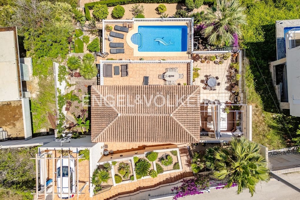 3 soveværelse Villa til salg i Calpe / Calp med swimmingpool garage - € 699.900 (Ref: 9031163)