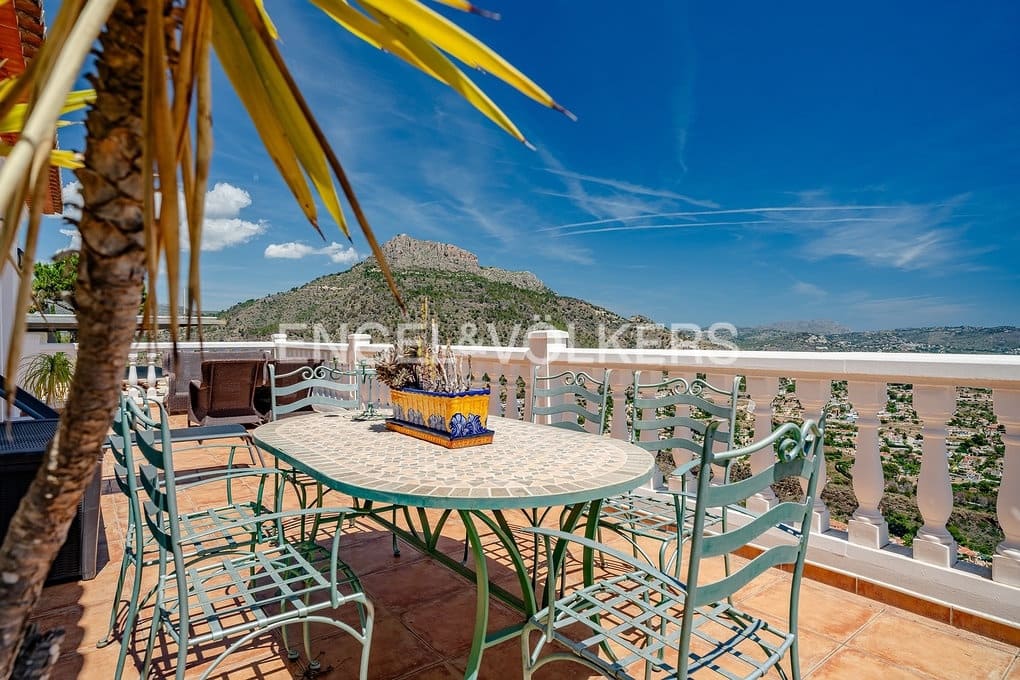 3 soveværelse Villa til salg i Calpe / Calp med swimmingpool garage - € 669.000 (Ref: 9031163)