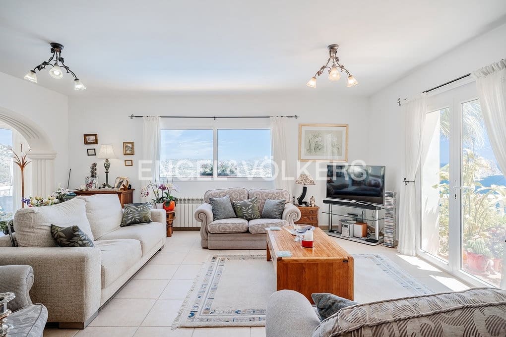 3 soveværelse Villa til salg i Calpe / Calp med swimmingpool garage - € 669.000 (Ref: 9031163)