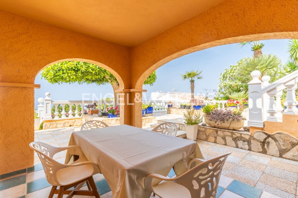 4 soveværelse Villa til salg i Cumbre del Sol med swimmingpool garage - € 2.497.000 (Ref: 9061872)