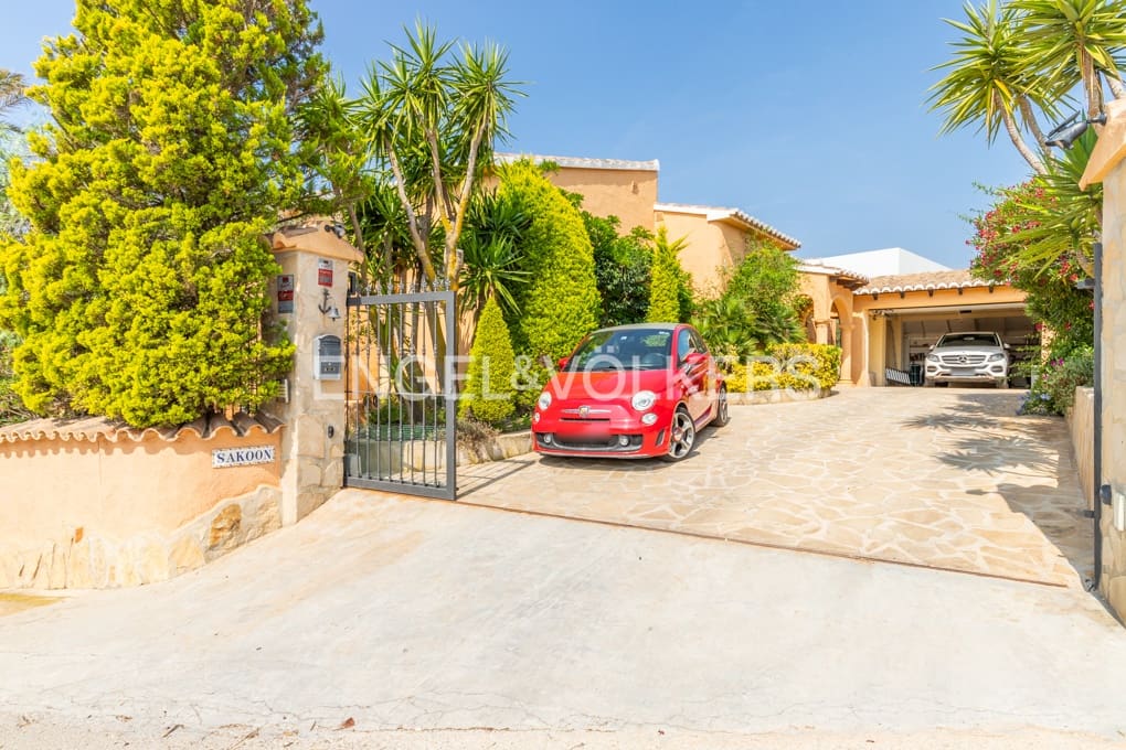 4 soveværelse Villa til salg i Cumbre del Sol med swimmingpool garage - € 2.497.000 (Ref: 9061872)