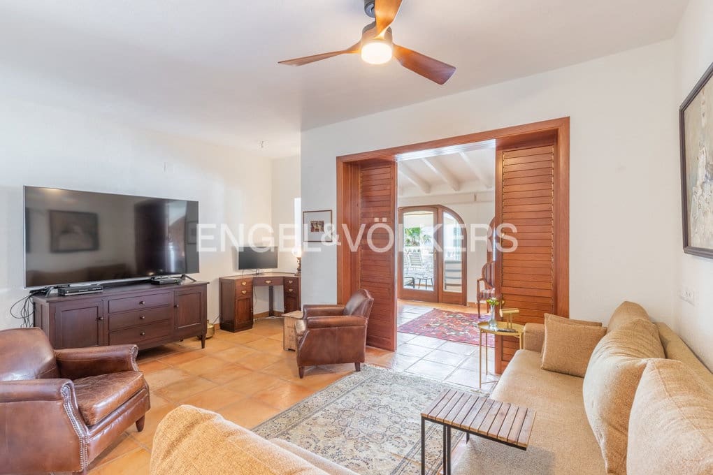 4 bedroom Villa for sale in Benitachell / Benitatxell with pool garage - € 2,497,000 (Ref: 9061872)