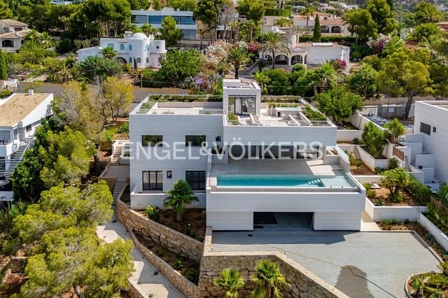 5 bedroom Villa for sale in Altea with pool garage - € 2,950,000 (Ref: 9097631)