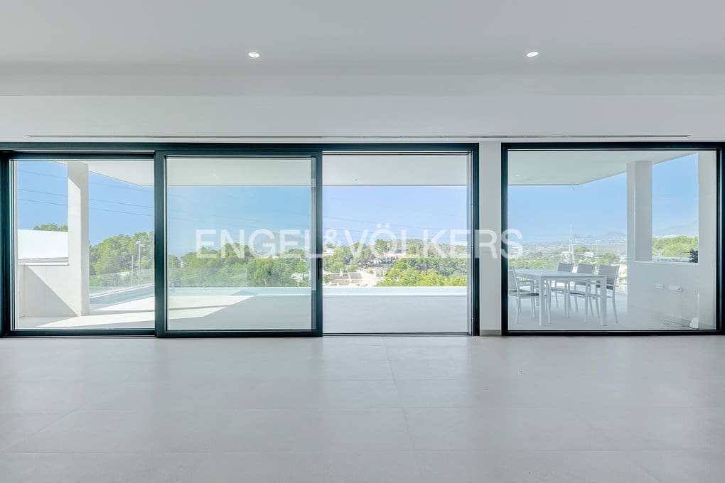 5 bedroom Villa for sale in Altea with pool garage - € 2,750,000 (Ref: 9097631)