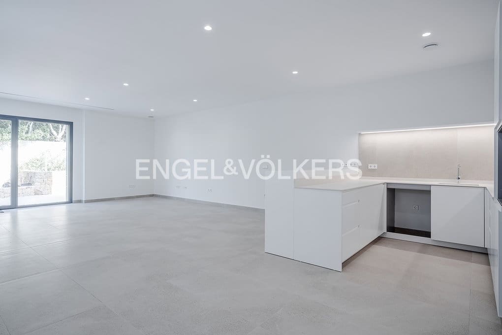 5 bedroom Villa for sale in Altea with pool garage - € 2,750,000 (Ref: 9097631)