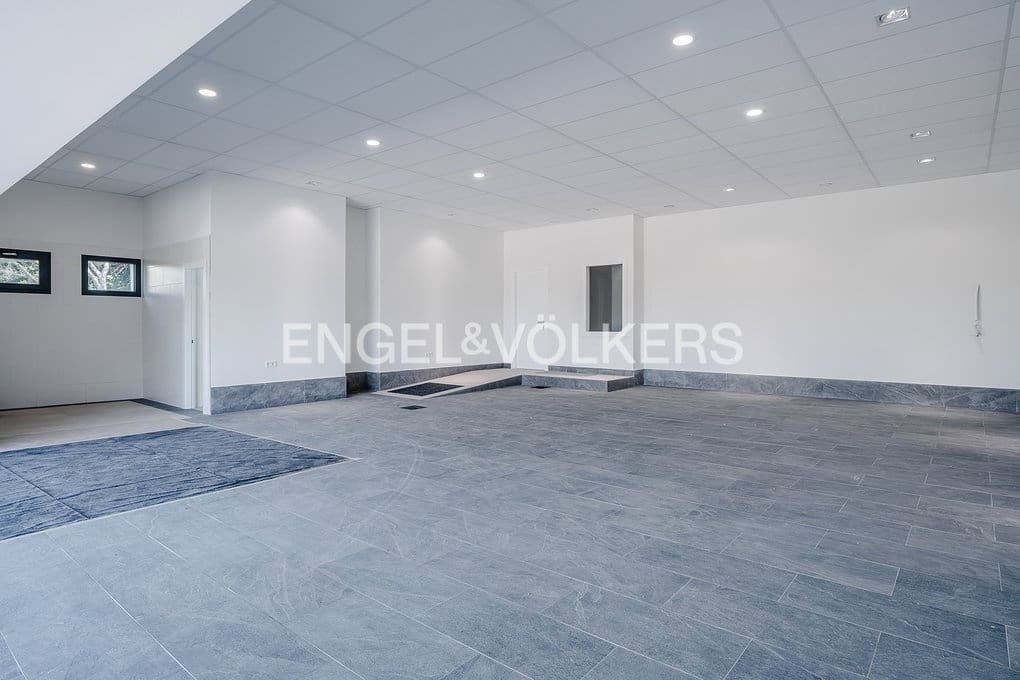 5 bedroom Villa for sale in Altea with pool garage - € 2,750,000 (Ref: 9097631)