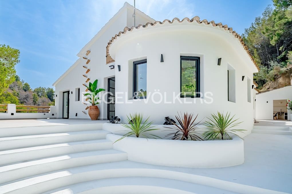 5 soverom Villa til salgs i Benissa med svømmebasseng garasje - € 1 950 000 (Ref: 9101693)