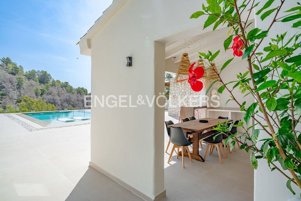 5 soverom Villa til salgs i Benissa med svømmebasseng garasje - € 1 950 000 (Ref: 9101693)