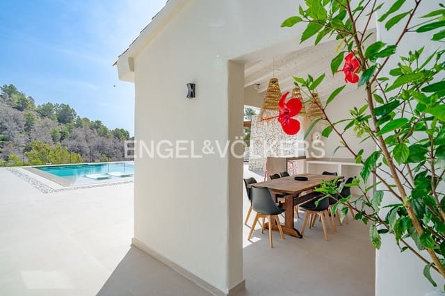 5 soverom Villa til salgs i Benissa med svømmebasseng garasje - € 1 950 000 (Ref: 9101693)