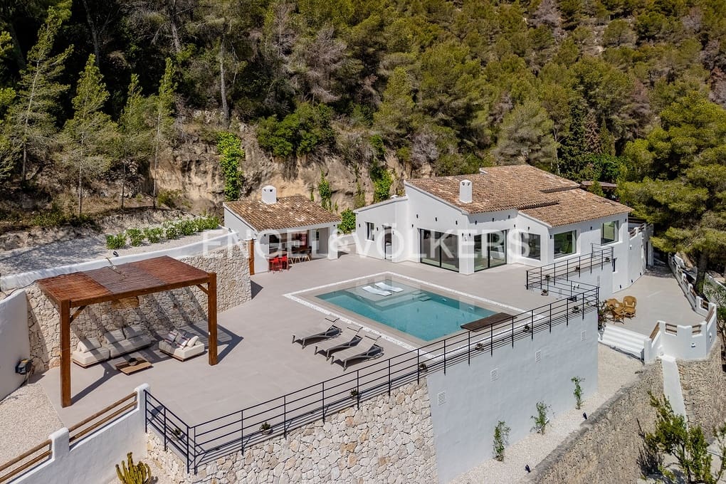 5 soverom Villa til salgs i Benissa med svømmebasseng garasje - € 1 950 000 (Ref: 9101693)