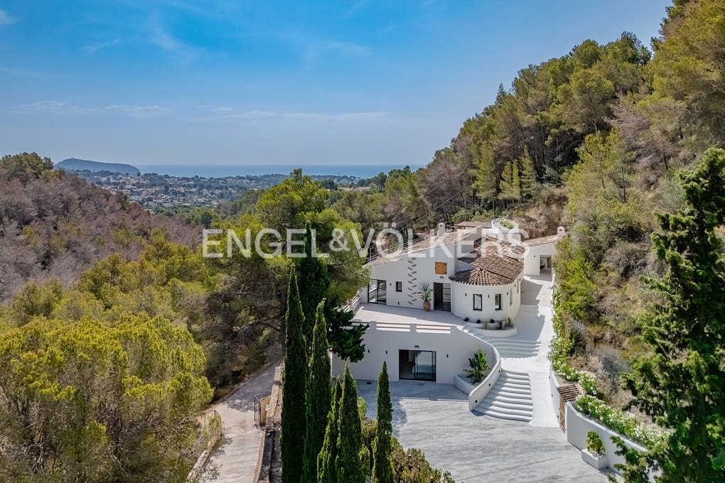 5 soverom Villa til salgs i Benissa med svømmebasseng garasje - € 1 950 000 (Ref: 9101693)